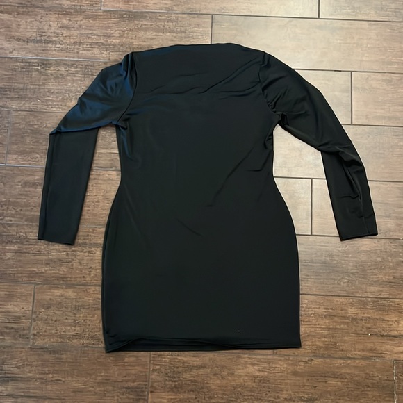 Black Dress - Picture 4 of 4